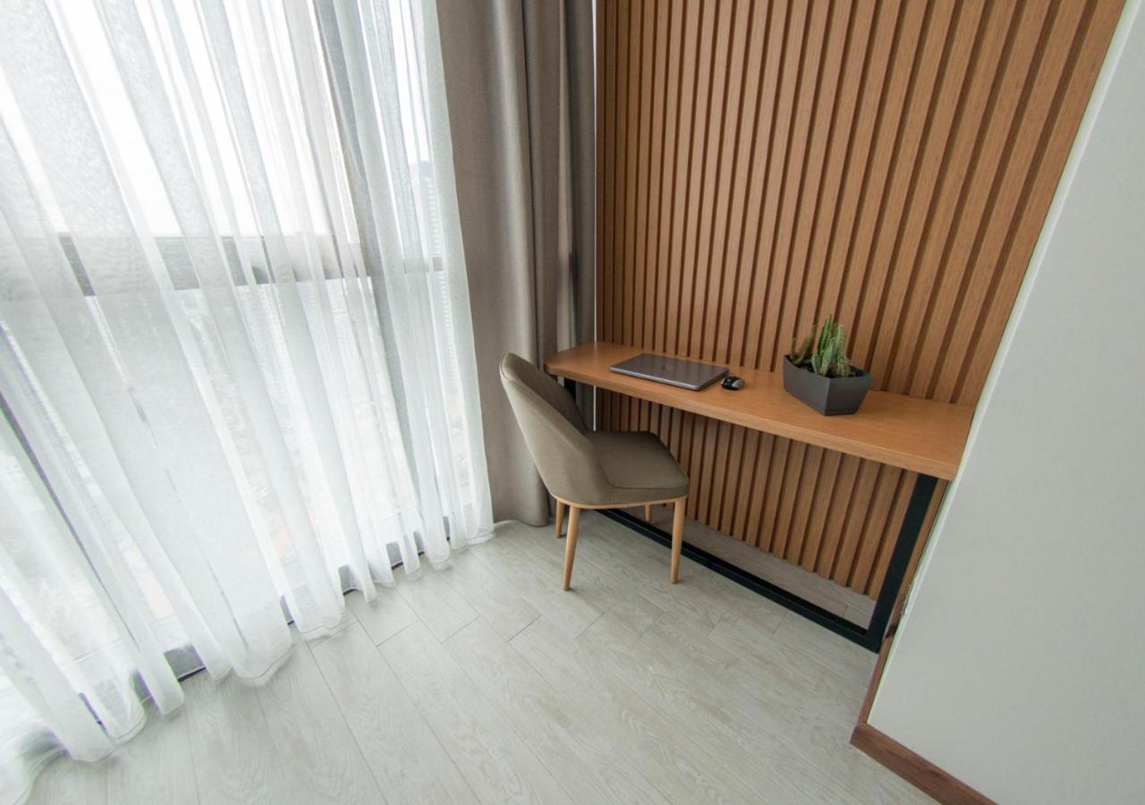 Season Suite Apart-Hotel Batumi Exterior foto