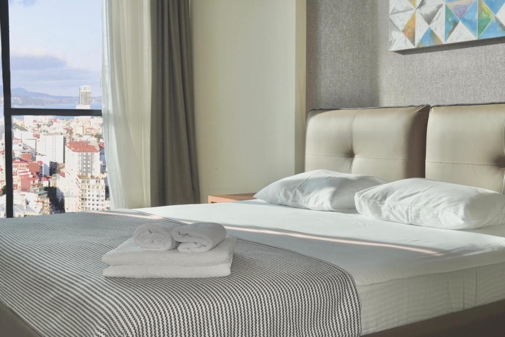 Season Suite Apart-Hotel Batumi Exterior foto
