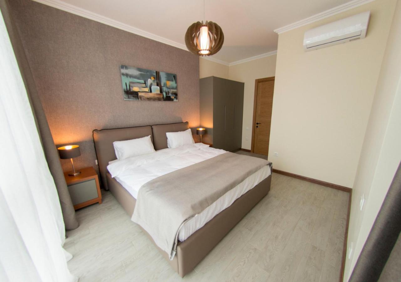 Season Suite Apart-Hotel Batumi Exterior foto