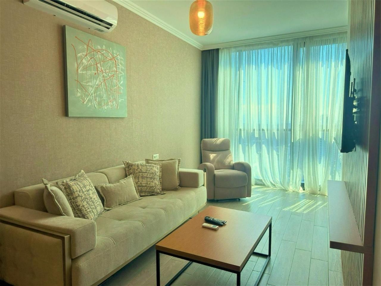 Season Suite Apart-Hotel Batumi Exterior foto